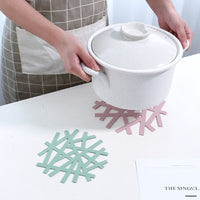 Snowflake Shape Heat-resistant Table Mat
