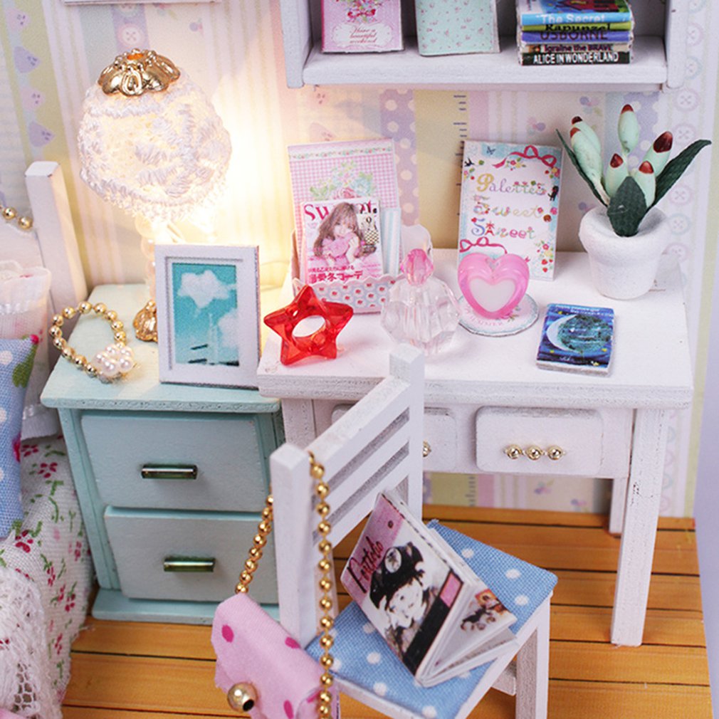 DIY Mini Bedroom